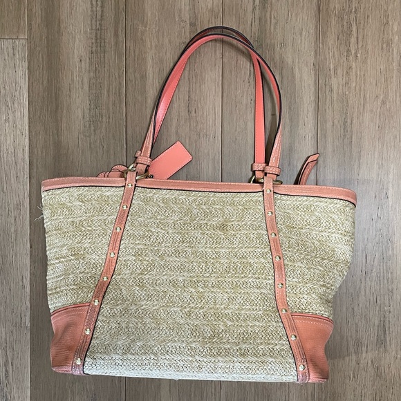 Coach straw and peach leather shoulder bag - Picture 2 of 10